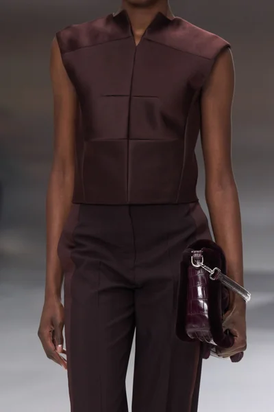 Look 24